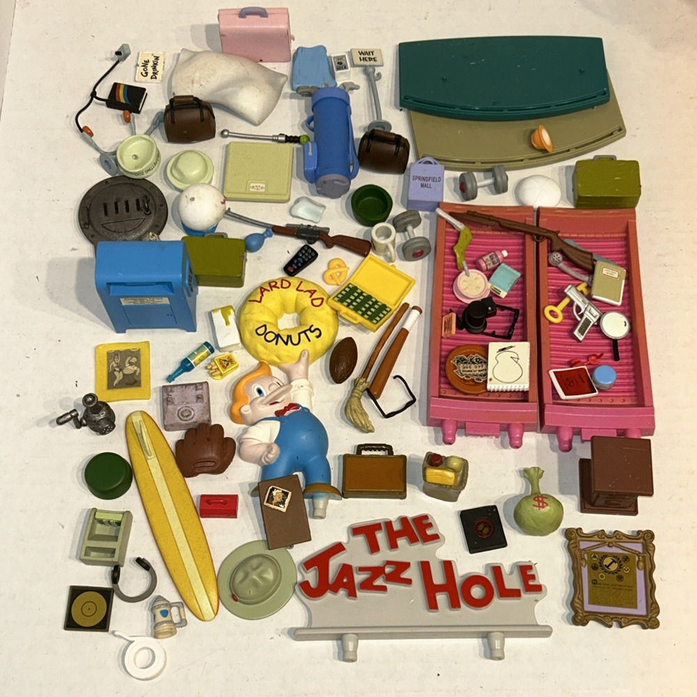 Lot of The Simpsons WOS World Of Springfield Accessories Playmates Parts Lard C4